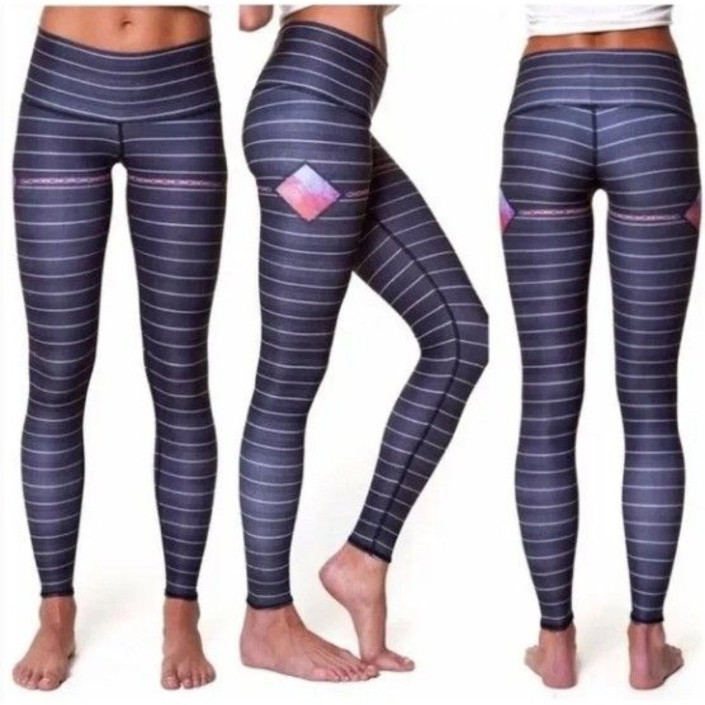 Teeki Reflection Hot Pant Leggings Striped Gray & Pink Size Medium